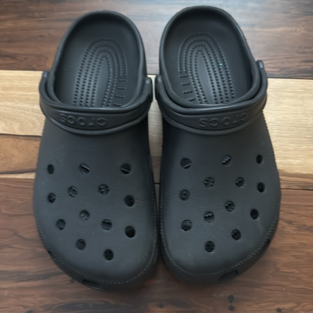 Black Crocs